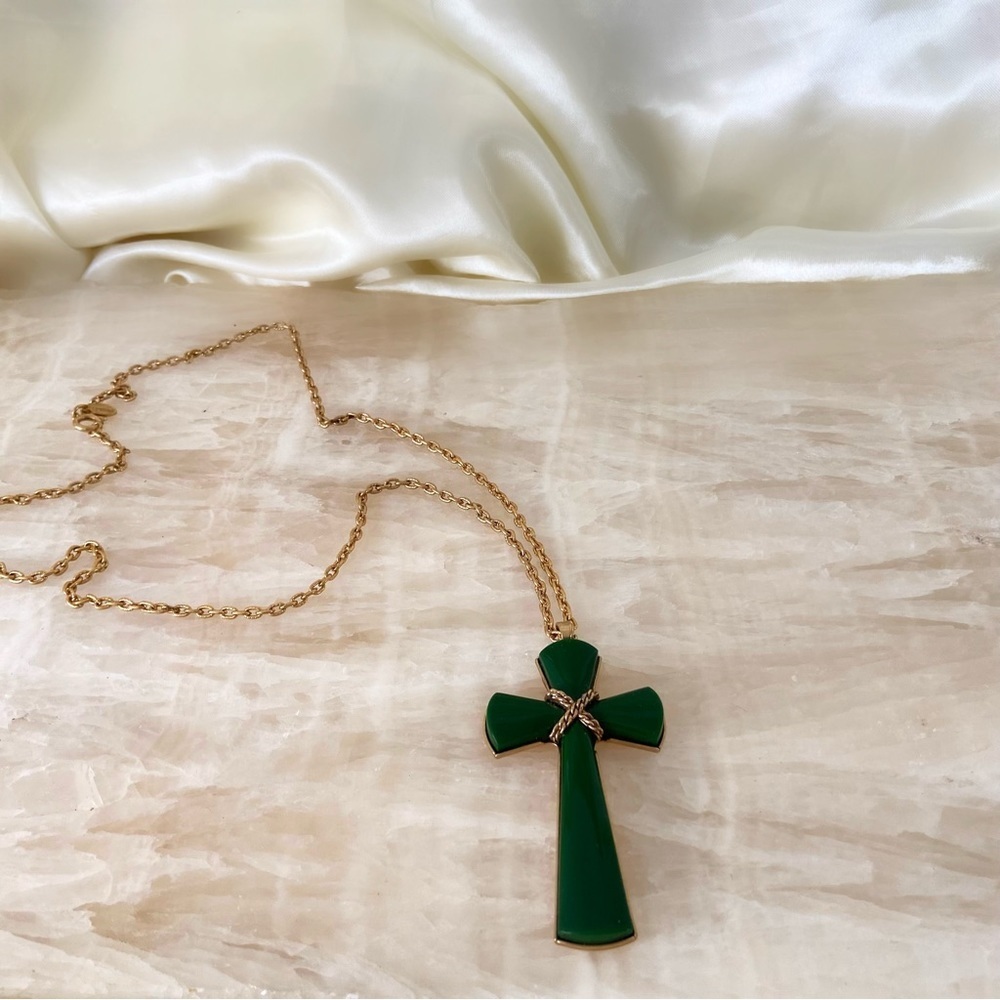 Vintage Avon green cross pendant necklace gold chain indie boho classic